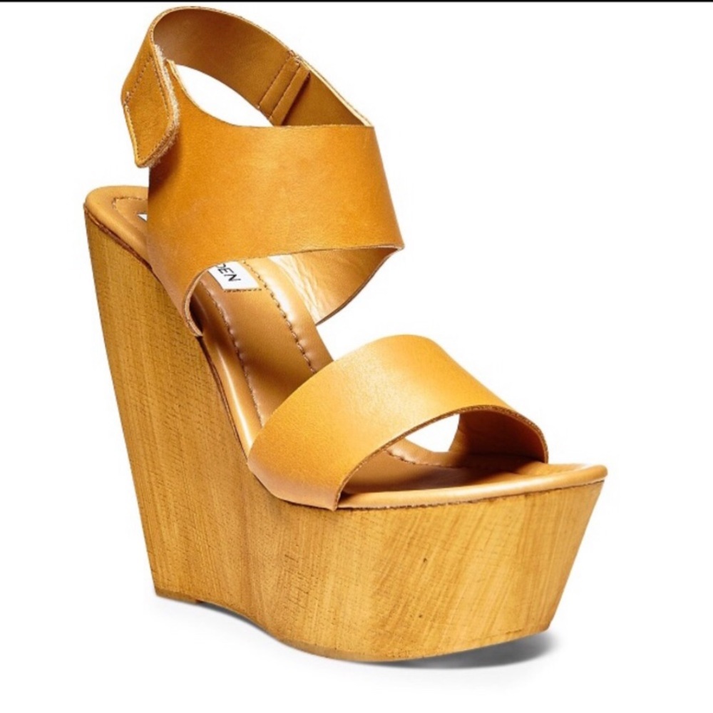 Steve Madden Baangle Wedge